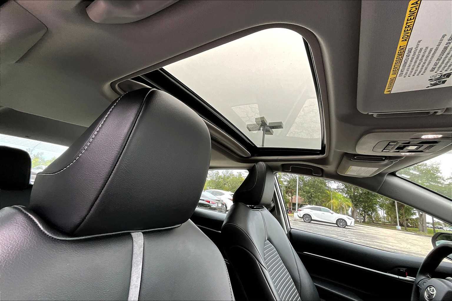 2023 Toyota Camry SE photo 13