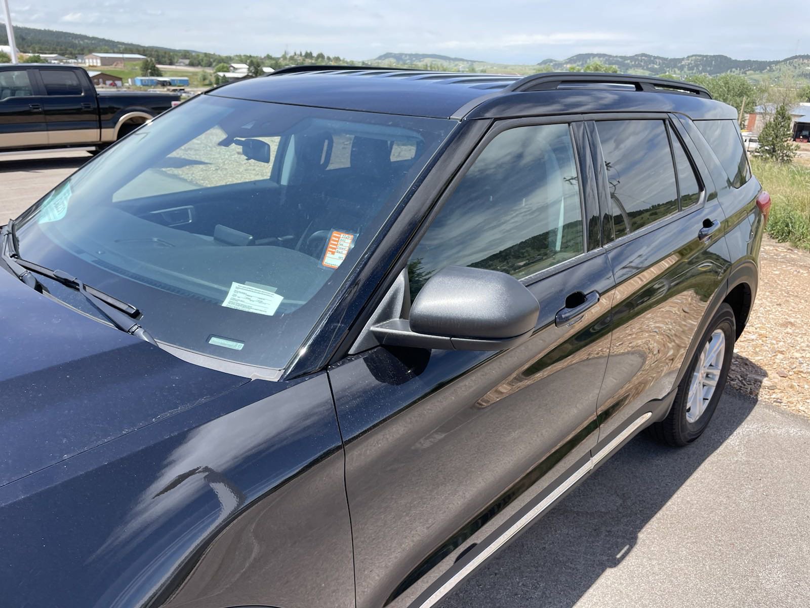 2022 Ford Explorer XLT photo 2