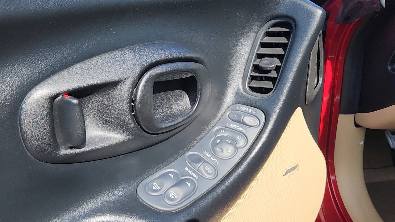 2004 Chevrolet Corvette Base photo 4