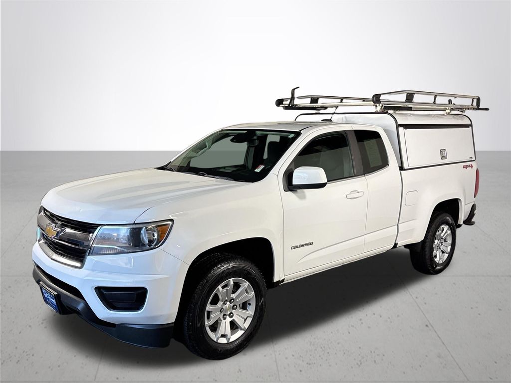 2018 Chevrolet Colorado LT photo 2