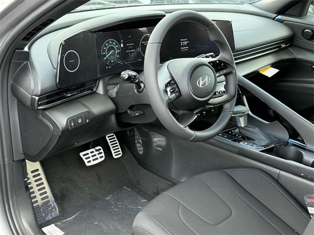 2025 Hyundai Elantra Hybrid SEL Sport photo 2