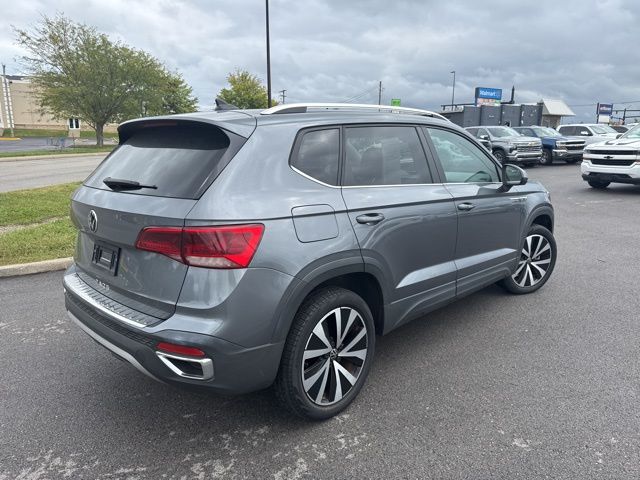 2022 Volkswagen Taos SE photo 4