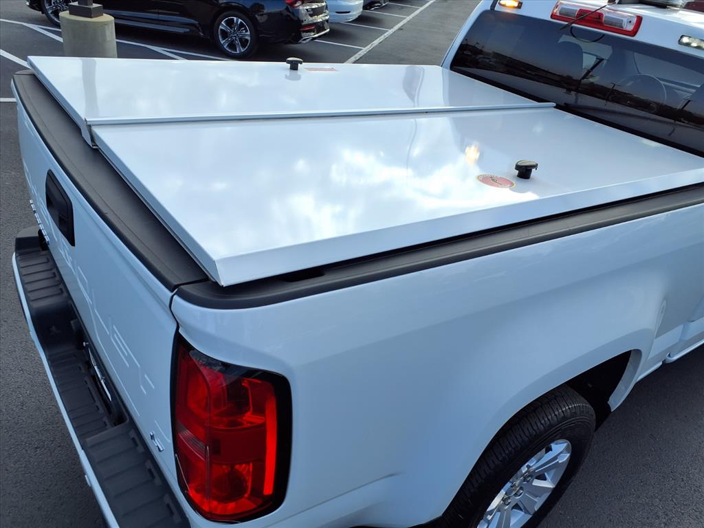 2022 Chevrolet Colorado LT photo 2