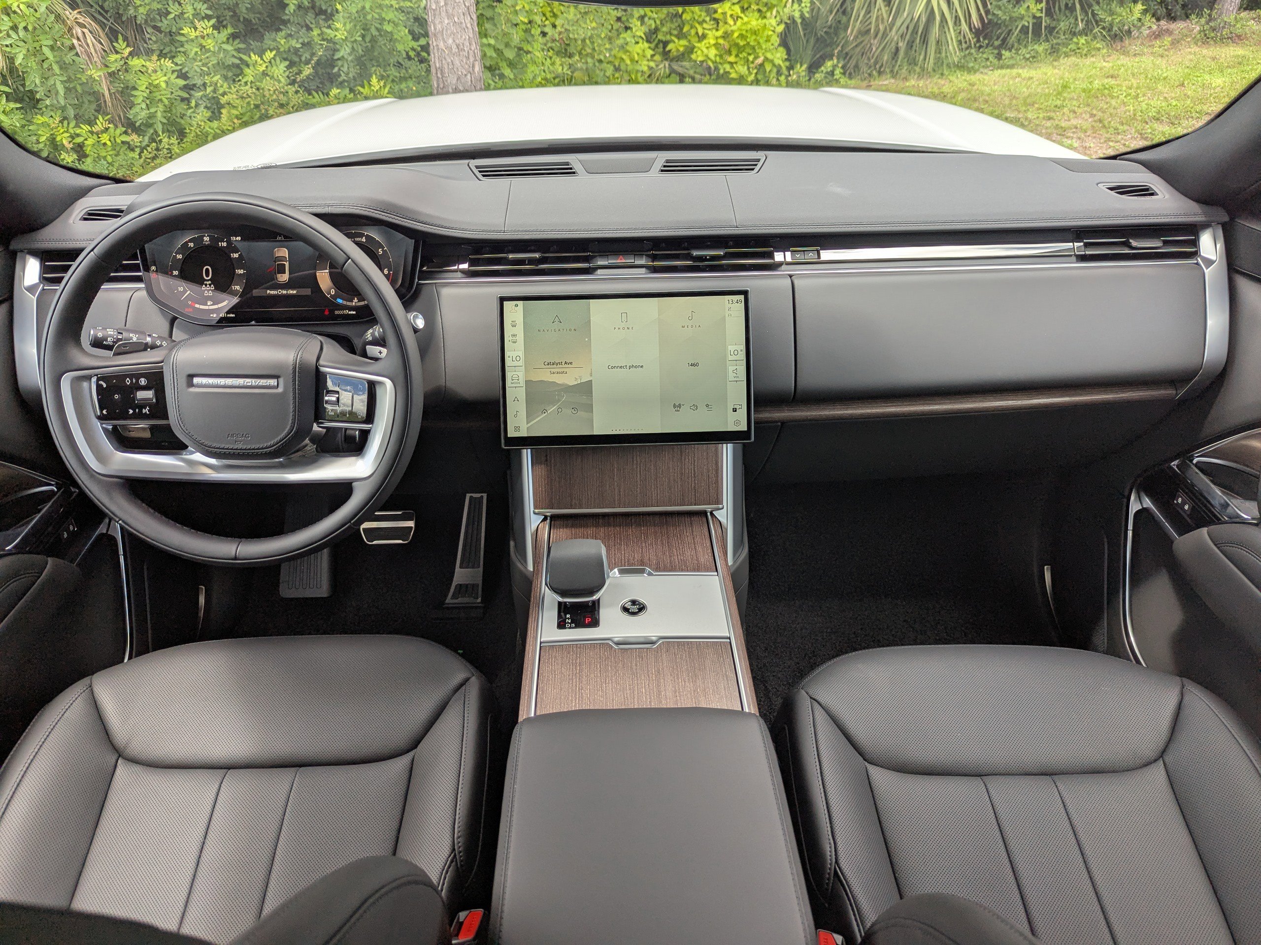 2025 Land Rover Range Rover SE photo 13