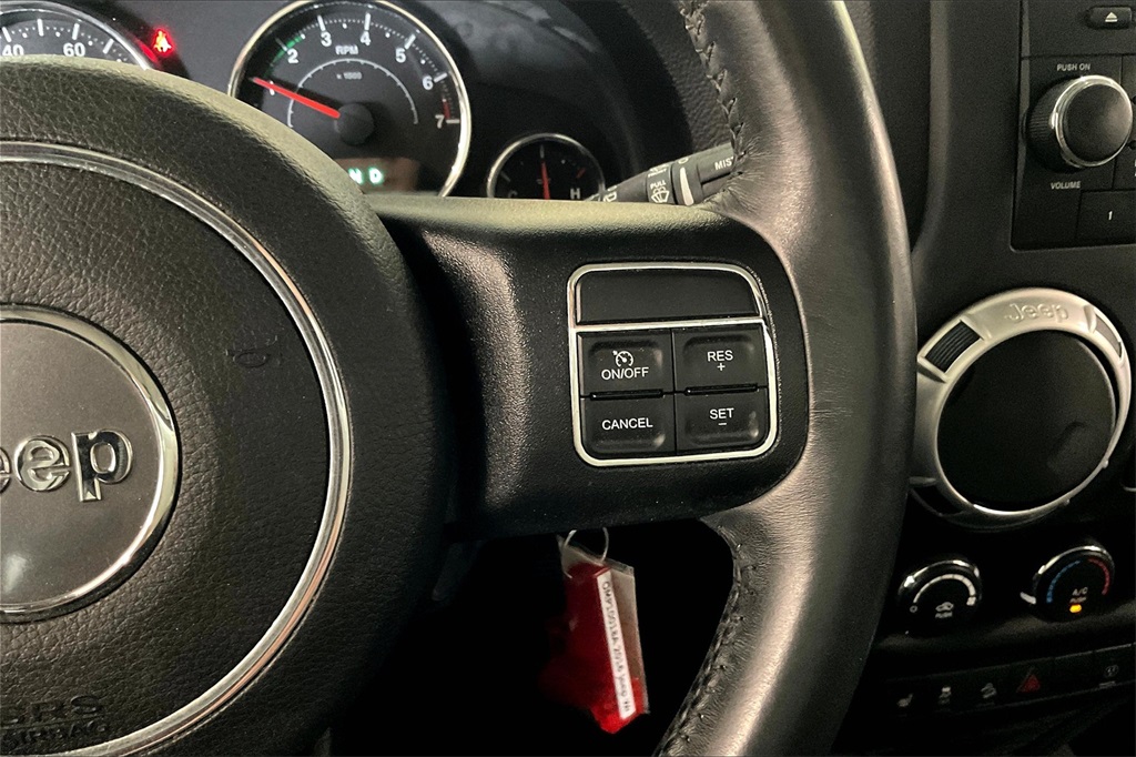 2016 Jeep Wrangler Unlimited Sahara photo 18