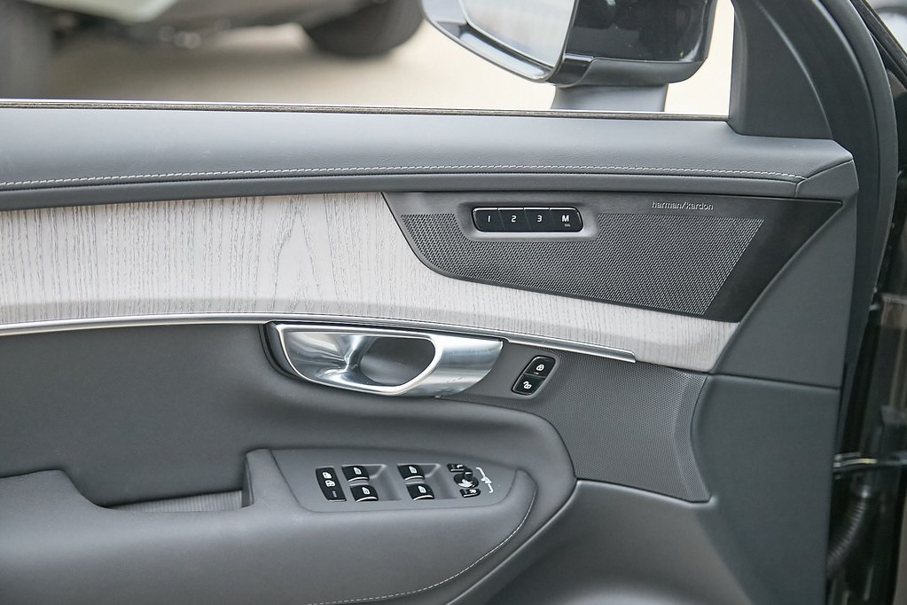 2025 VOLVO XC90 - Image 10