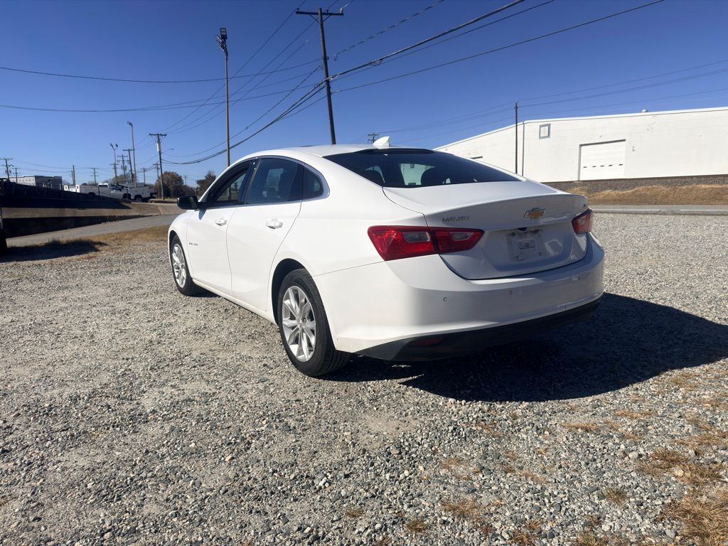 2024 Chevrolet Malibu 1LT photo 2