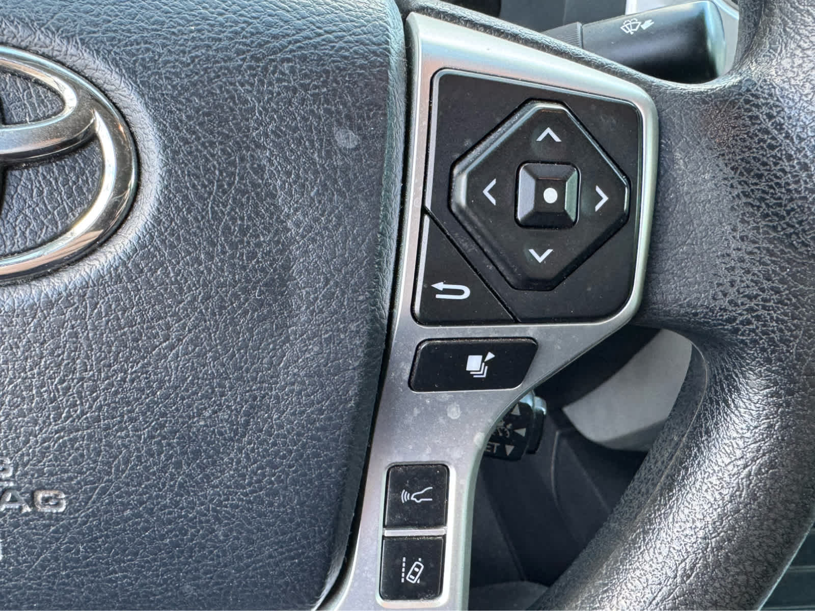 2018 Toyota Tundra SR5 photo 21