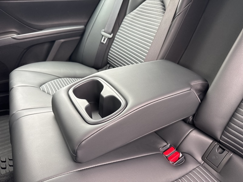 2022 Toyota Camry SE photo 37