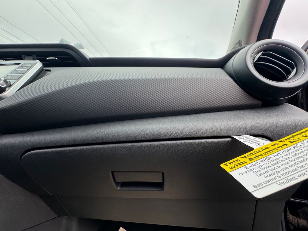 2025 Nissan Kicks Play S photo 22