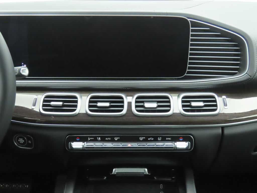 2025 Mercedes Benz GLS 450 4MATIC photo 14