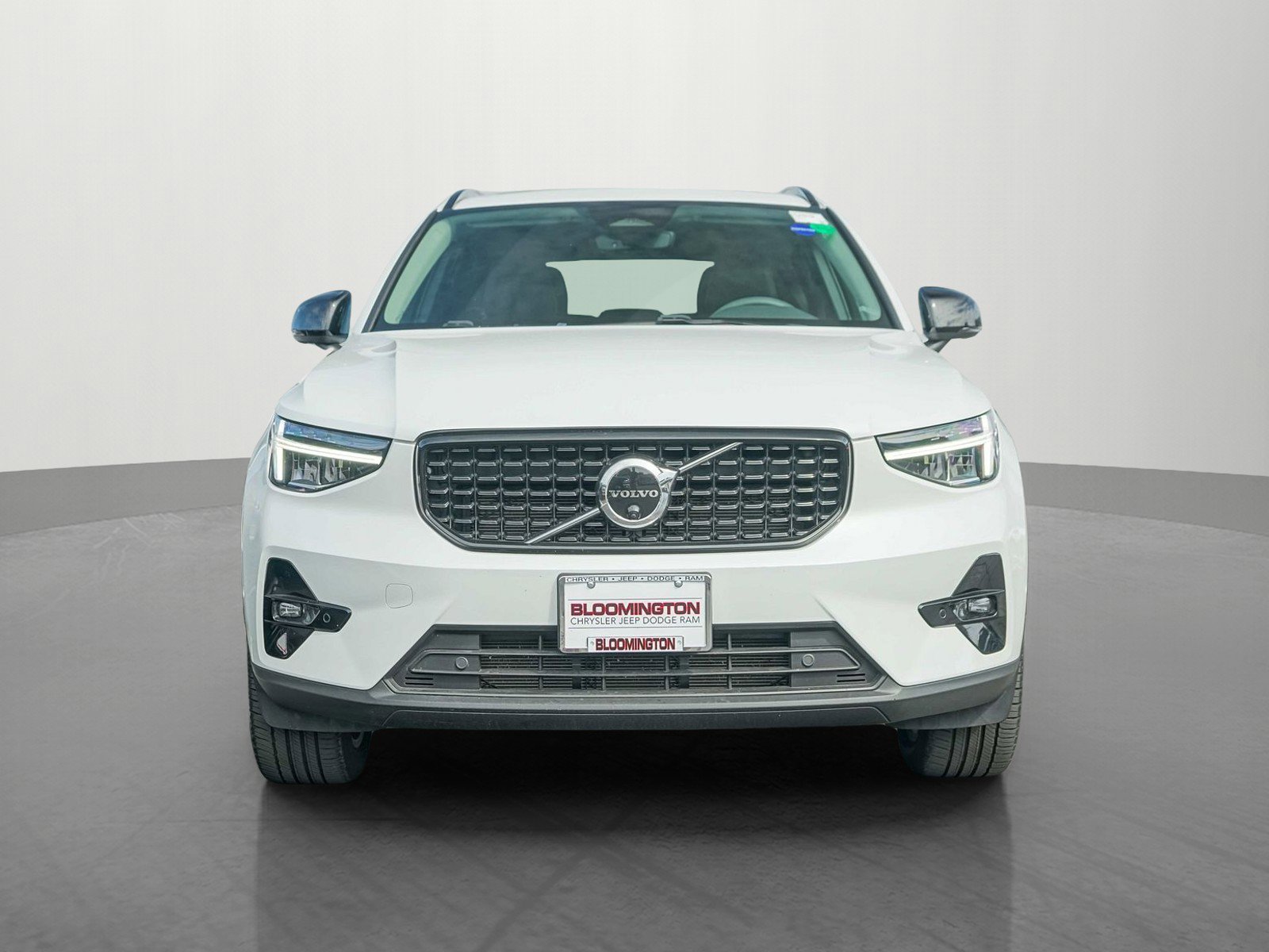 Used 2023 Volvo XC40 Plus with VIN YV4L12UW8P2915128 for sale in Minneapolis, Minnesota
