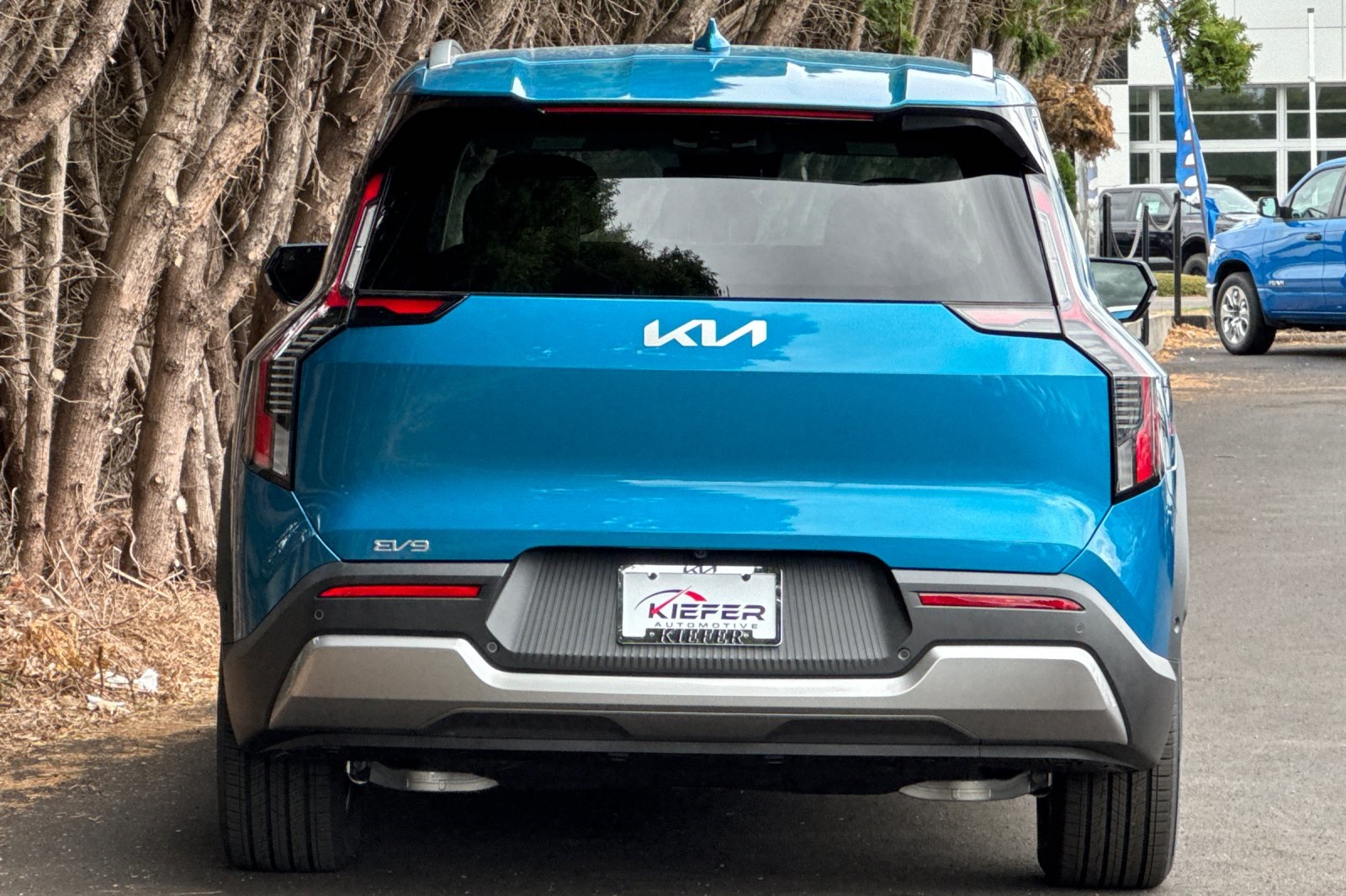 2026 Kia EV9 Wind AWD photo 3
