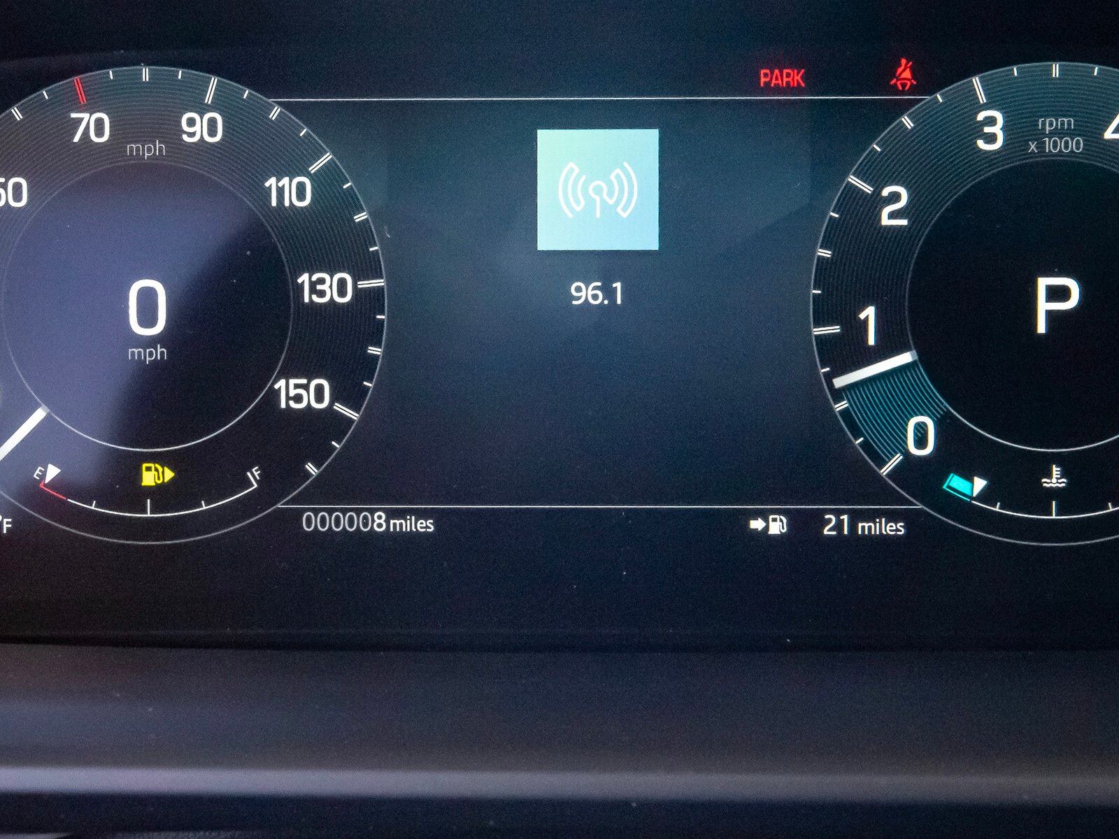 2025 Land Rover Discovery Metropolitan Edition photo 10