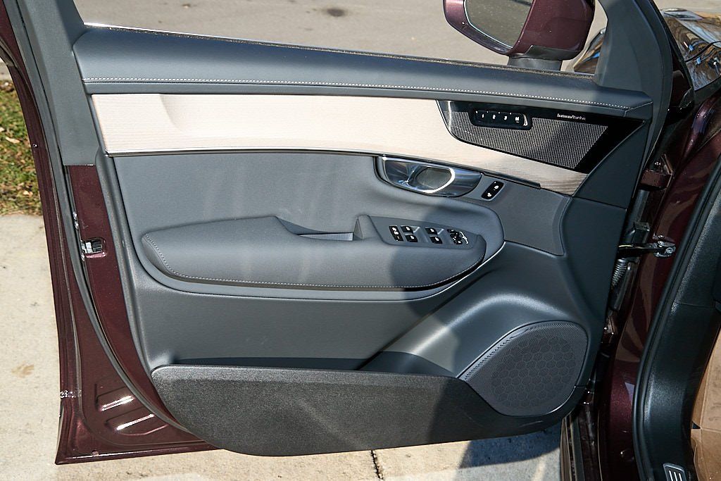 2026 VOLVO XC90 - Image 9