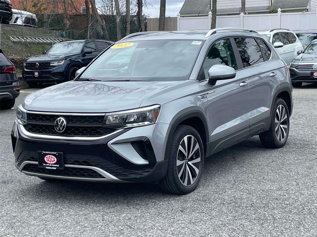 2022 Volkswagen Taos SE photo 3