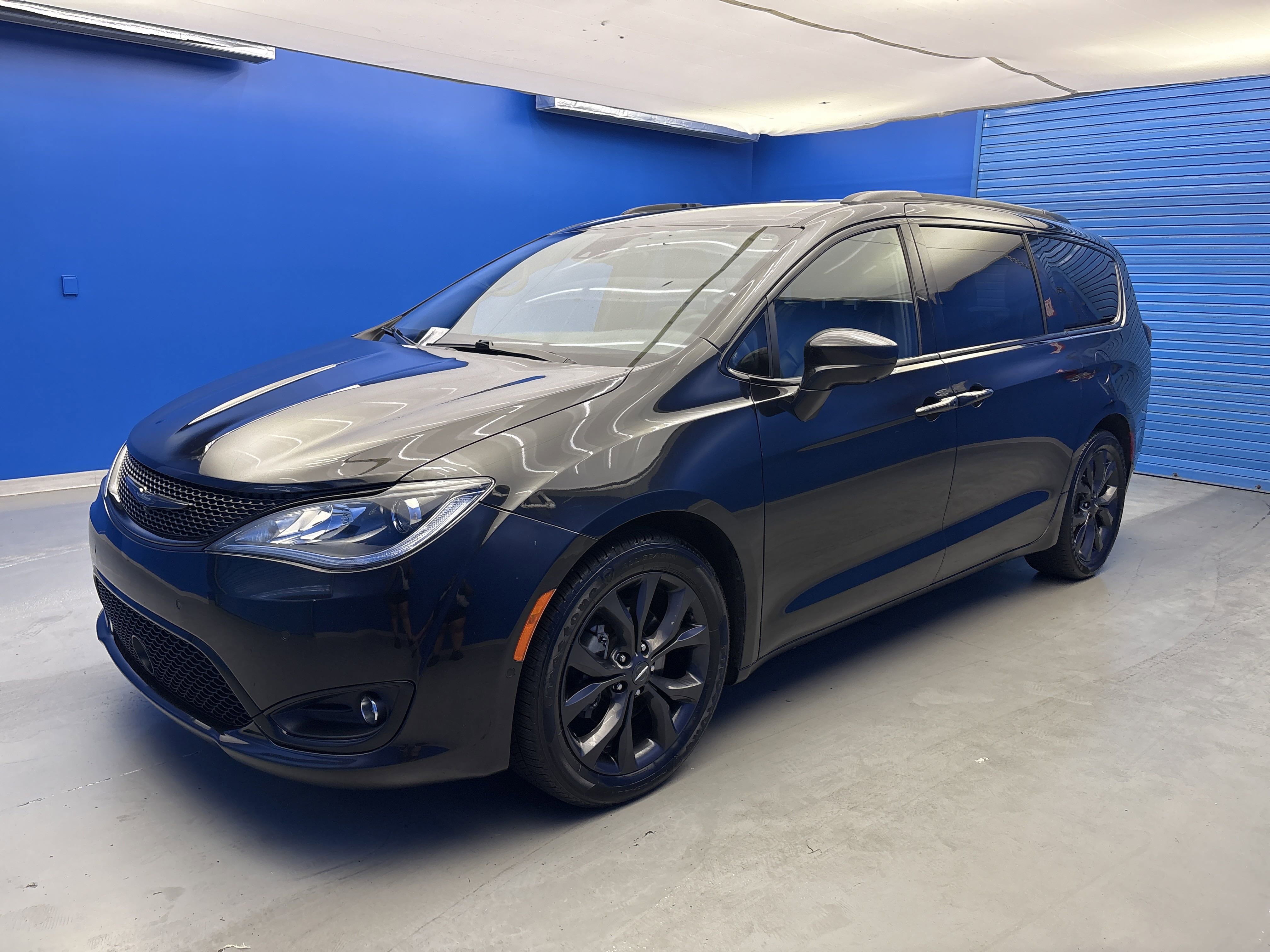2020 Chrysler Pacifica Touring Plus photo 4