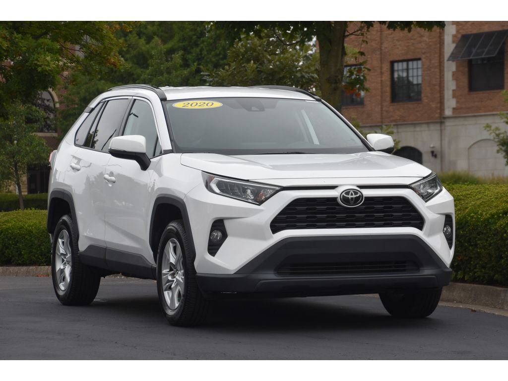 2020 Toyota RAV4 XLE photo 2