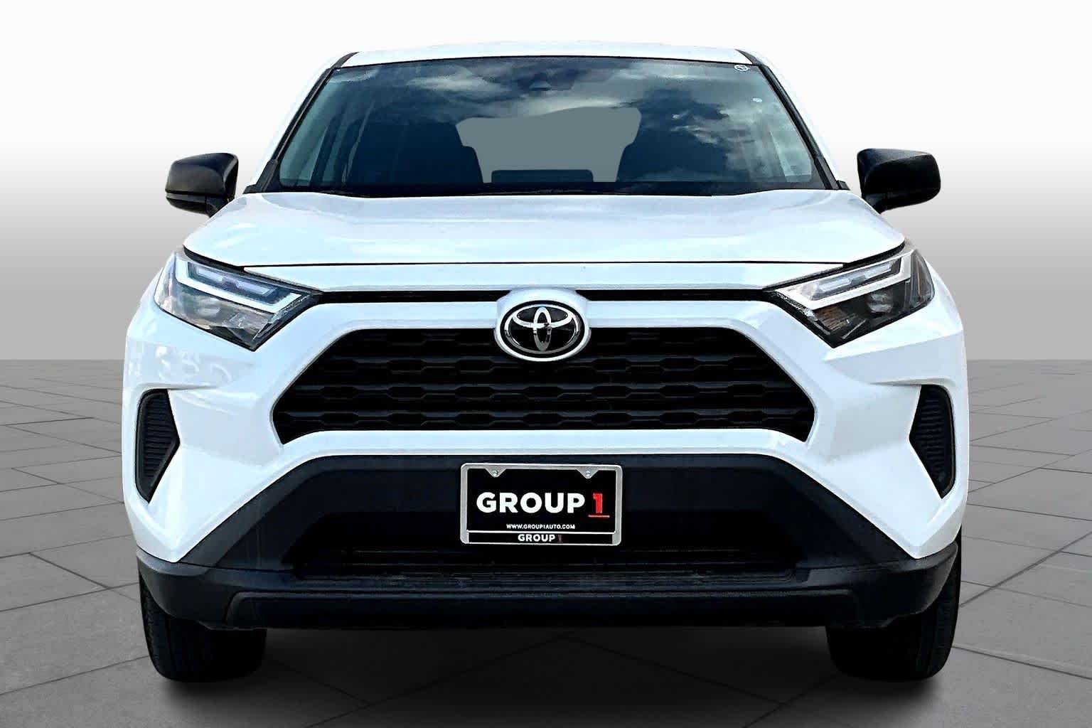 2024 Toyota RAV4 LE photo 3