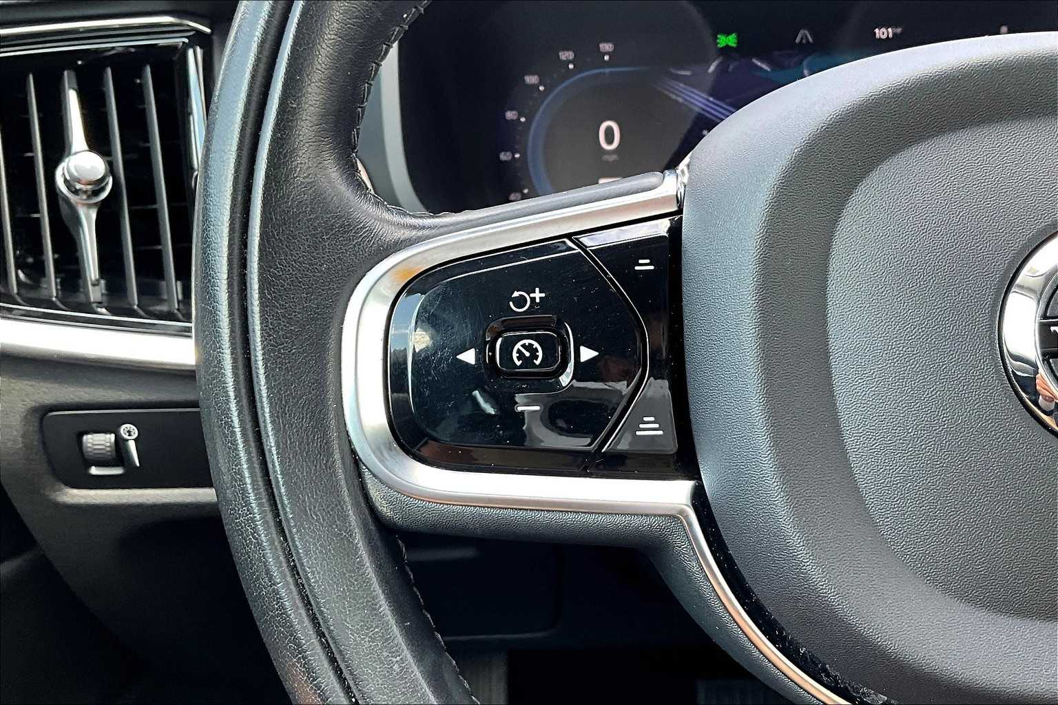 2022 Volvo S90 Inscription photo 22
