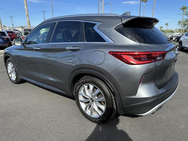 2019 Infiniti QX50 Essential photo 5