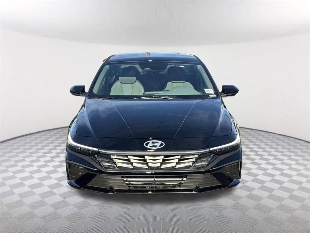 2026 Hyundai Elantra SEL Sport photo 2