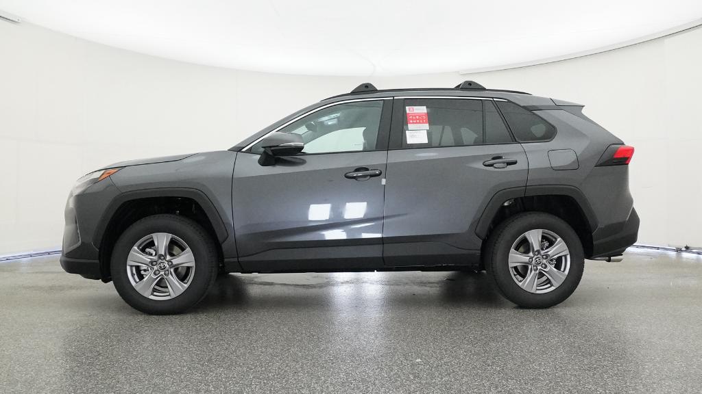 2025 Toyota RAV4 XLE photo 10