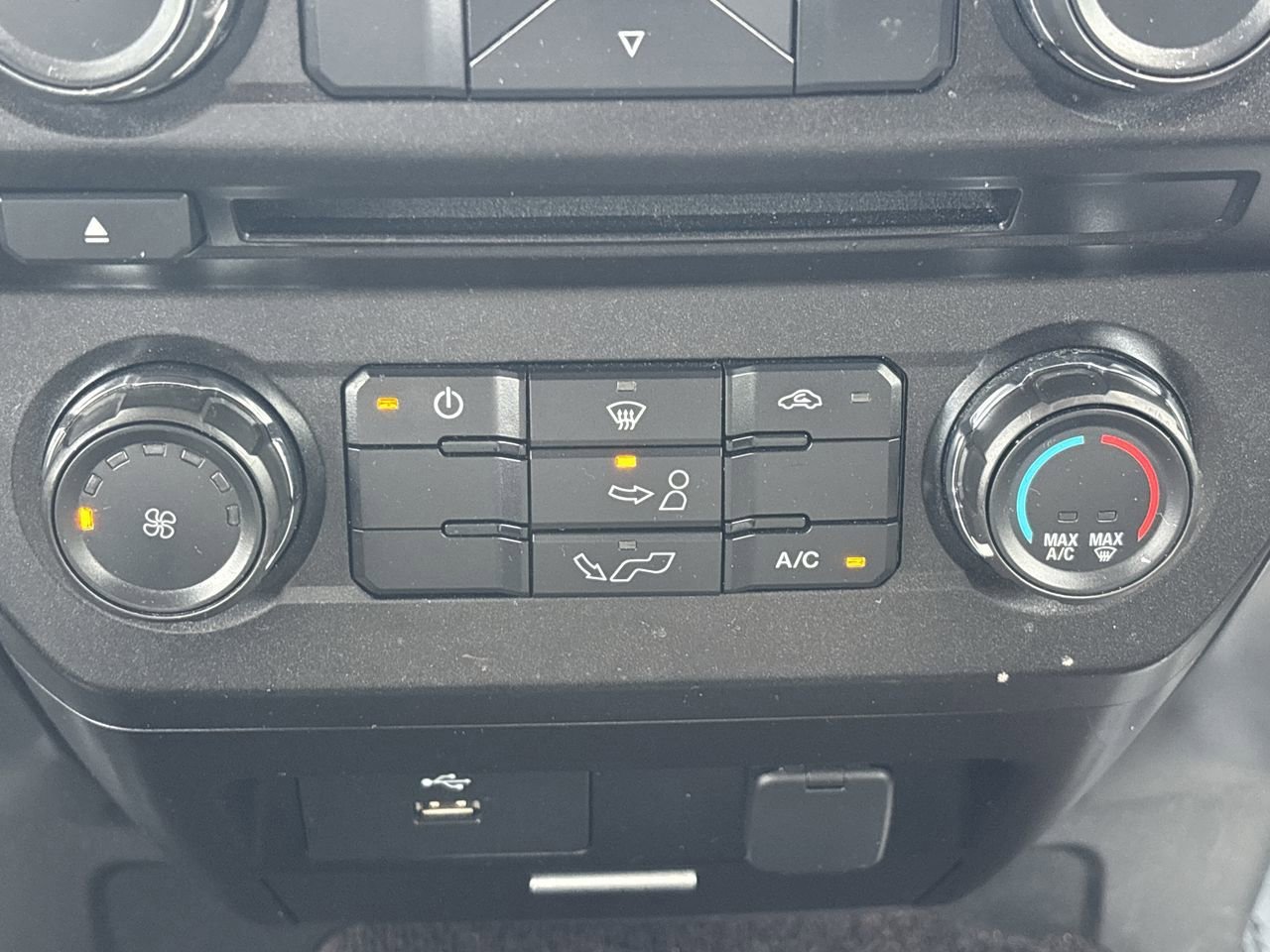 2017 Ford F-150 XLT photo 19