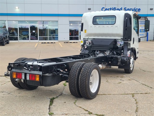 2025 Chevrolet Silverado 4500HD photo 4