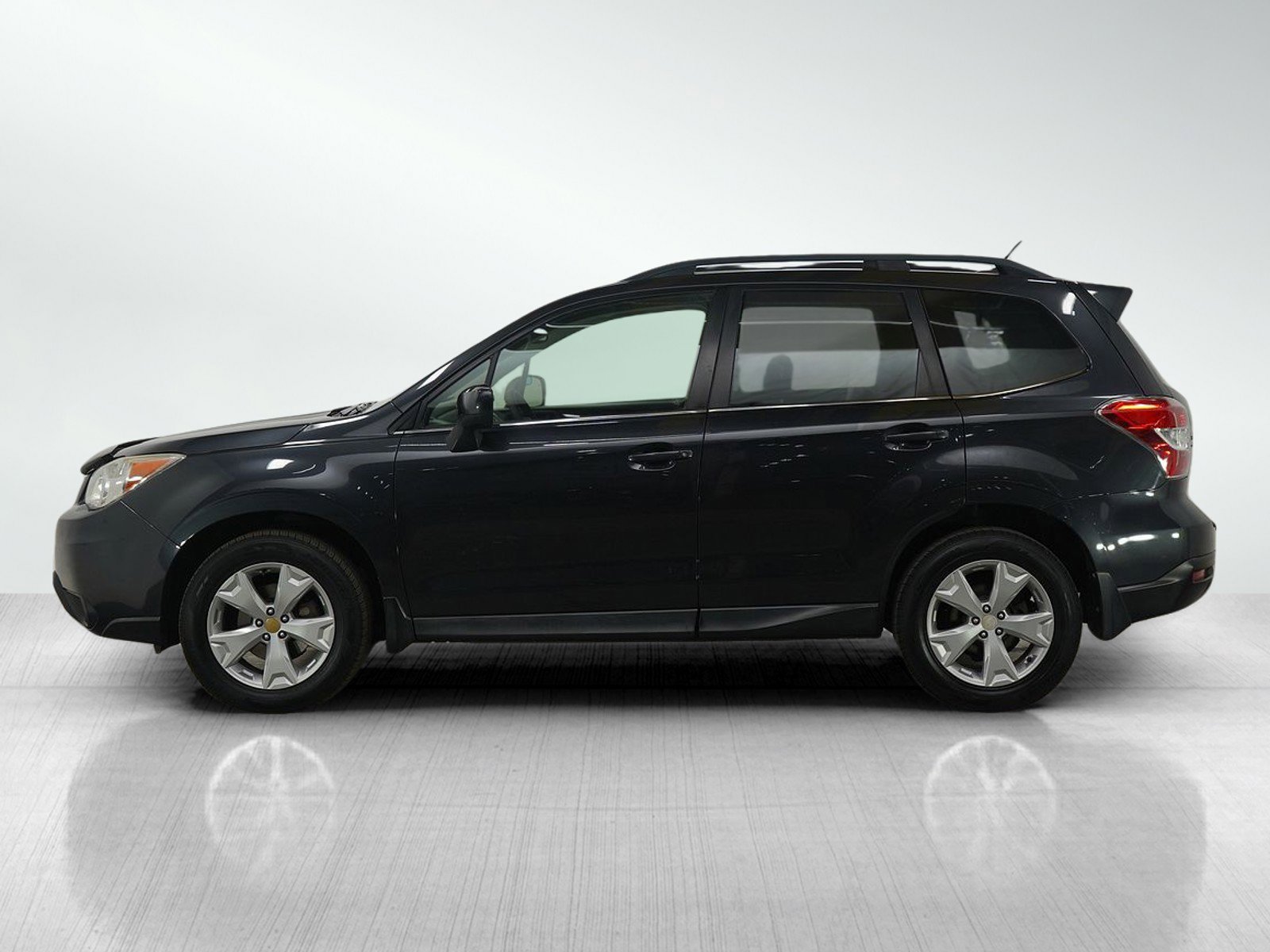 Used 2015 Subaru Forester i Limited with VIN JF2SJARC1FH408799 for sale in Burnsville, Minnesota
