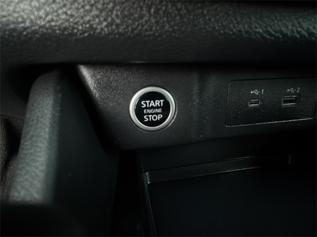 2022 Nissan Rogue S photo 19