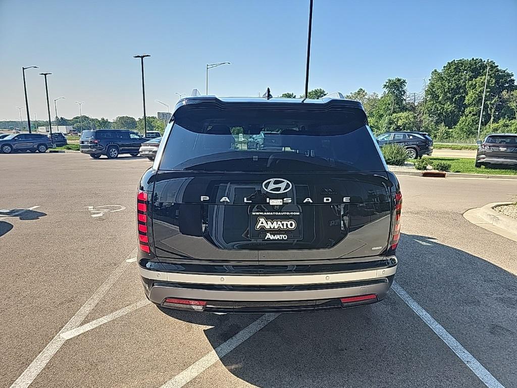 2026 Hyundai Palisade Limited photo 2