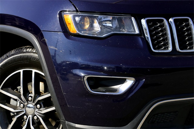 2017 Jeep Grand Cherokee Limited photo 3