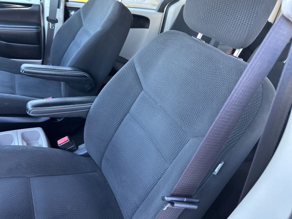 2016 Dodge Grand Caravan SE Plus photo 3