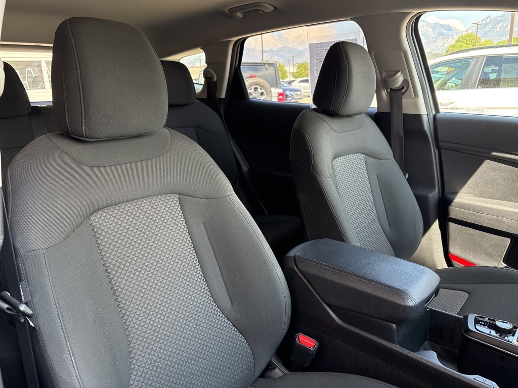 2024 Kia Sportage LX photo 16