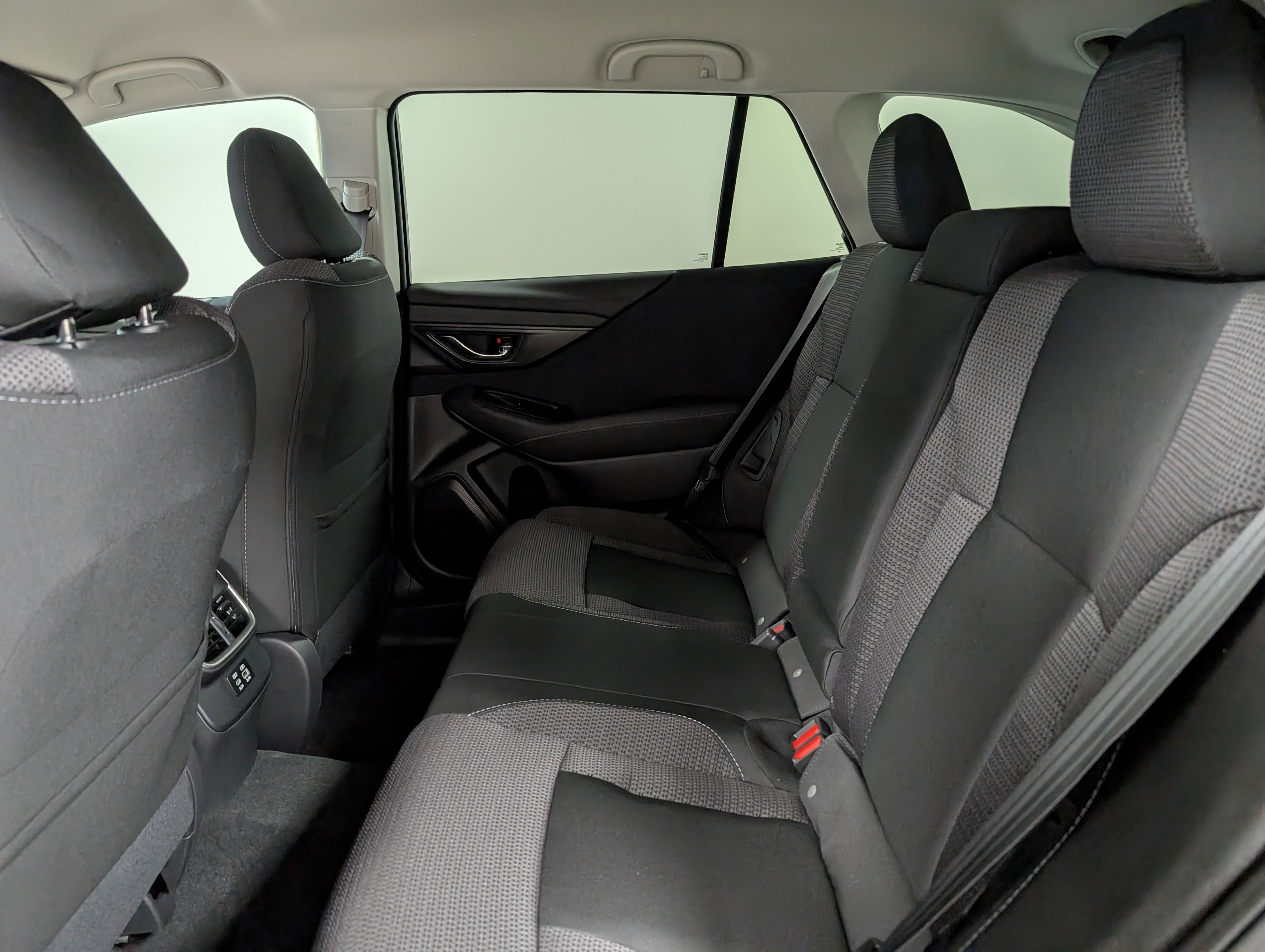 2025 Subaru Outback Premium photo 2