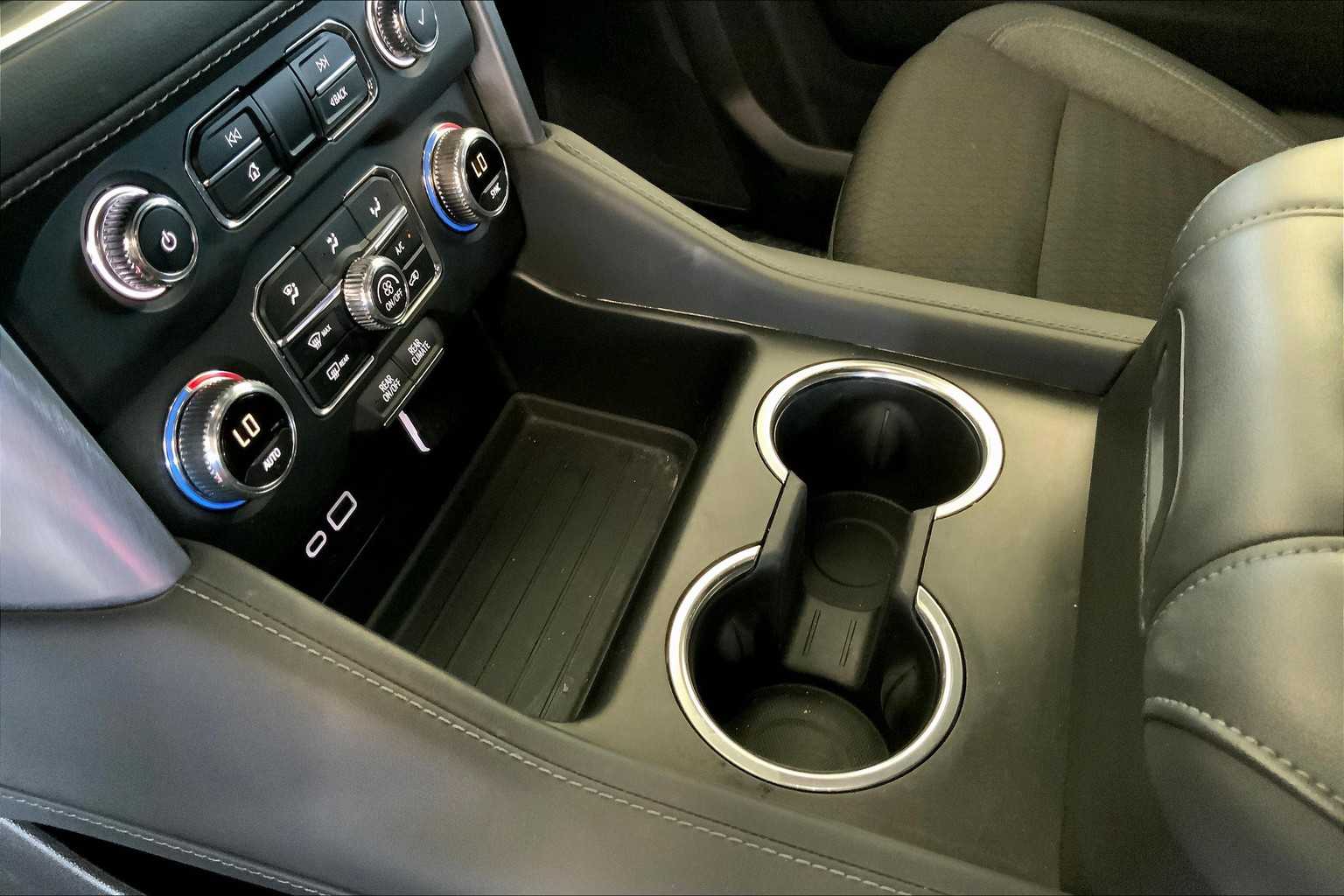 2024 Gmc Yukon SLE photo 15