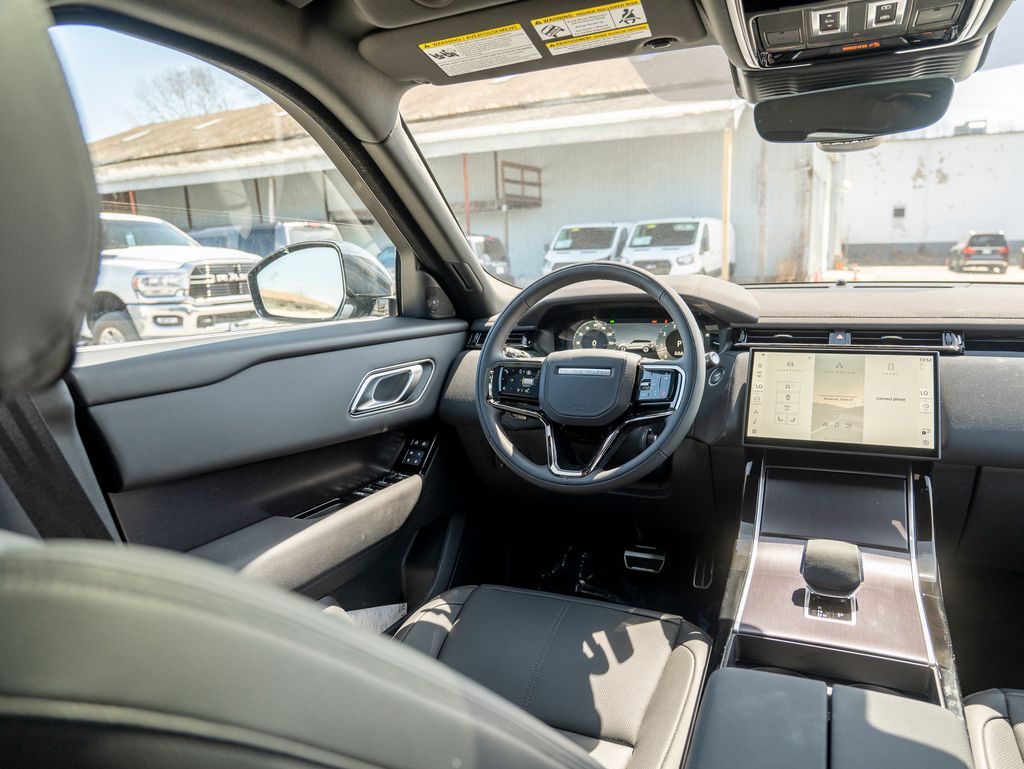 2026 Land Rover Range Rover Velar SE photo 16