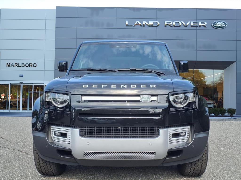 2025 Land Rover Defender 110 S photo 8