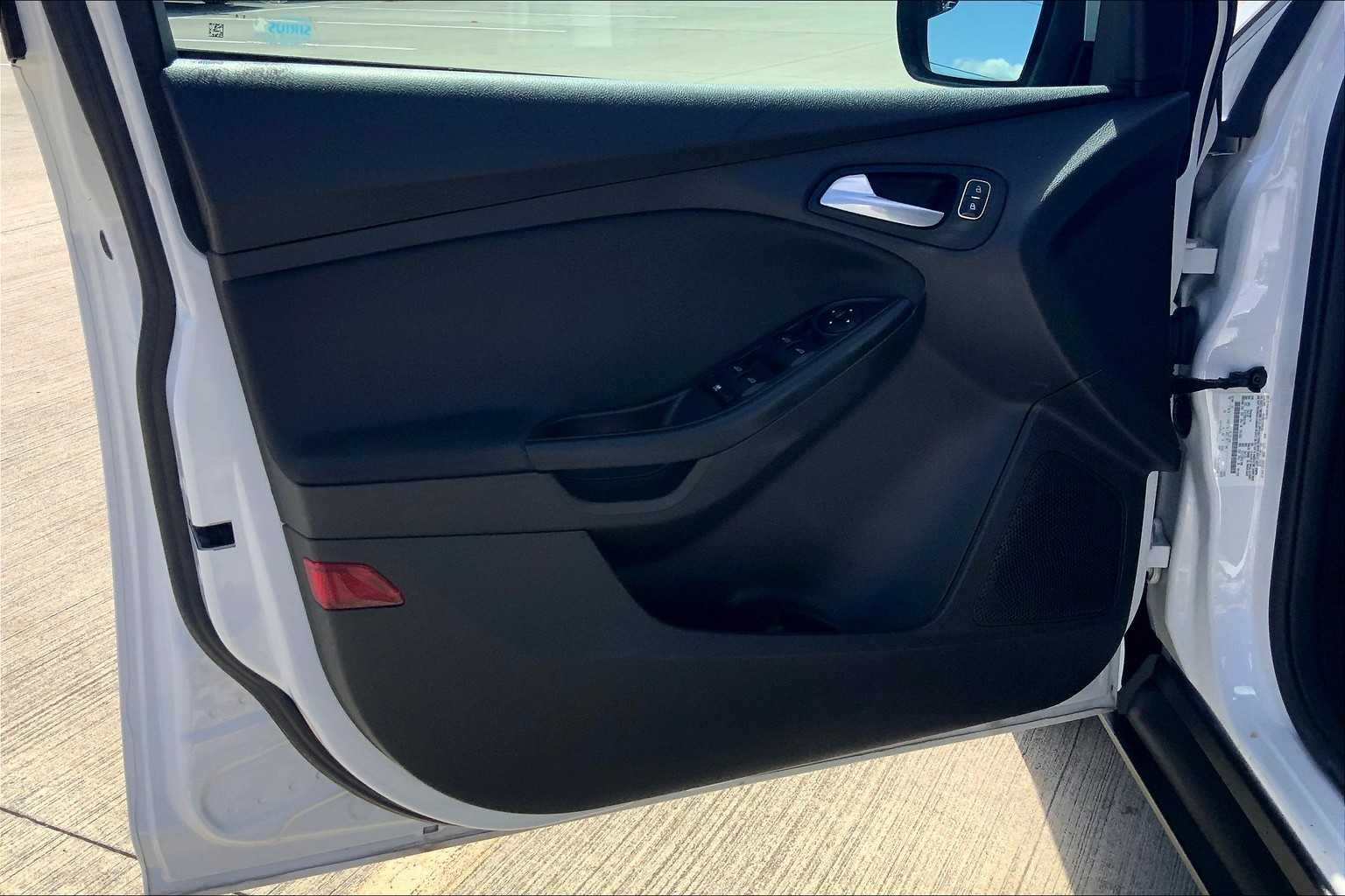 2016 Ford Focus SE photo 17
