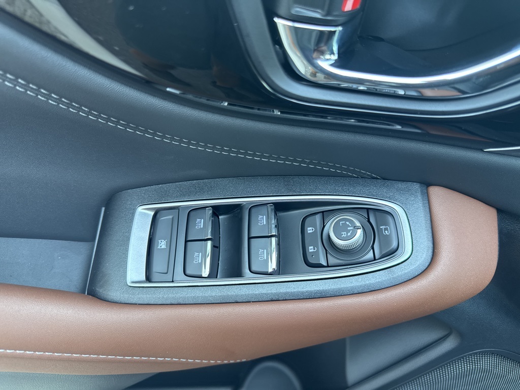 2025 Subaru Outback Touring XT photo 8
