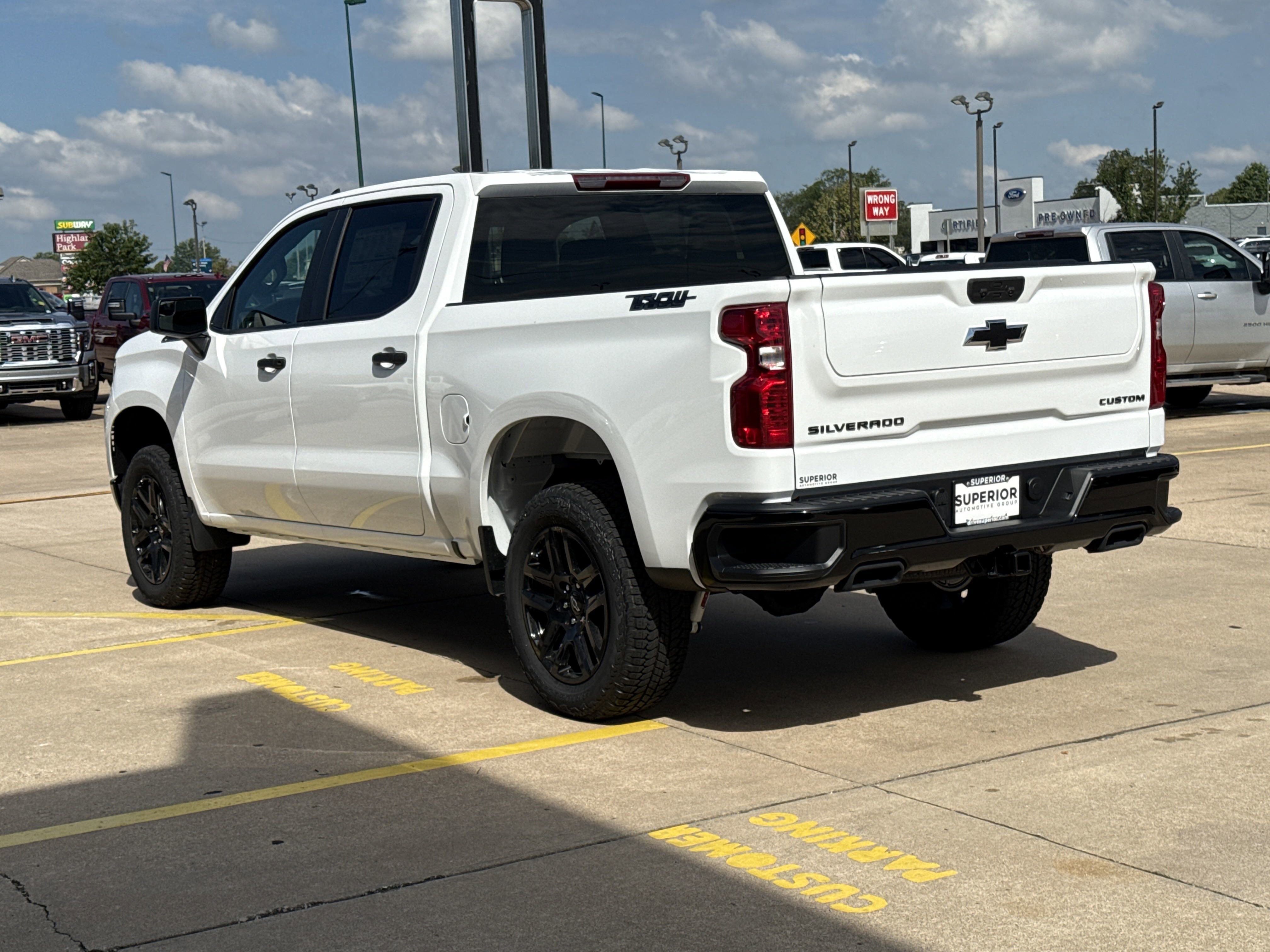 2025 Chevrolet Silverado 1500 Custom Trail Boss photo 8
