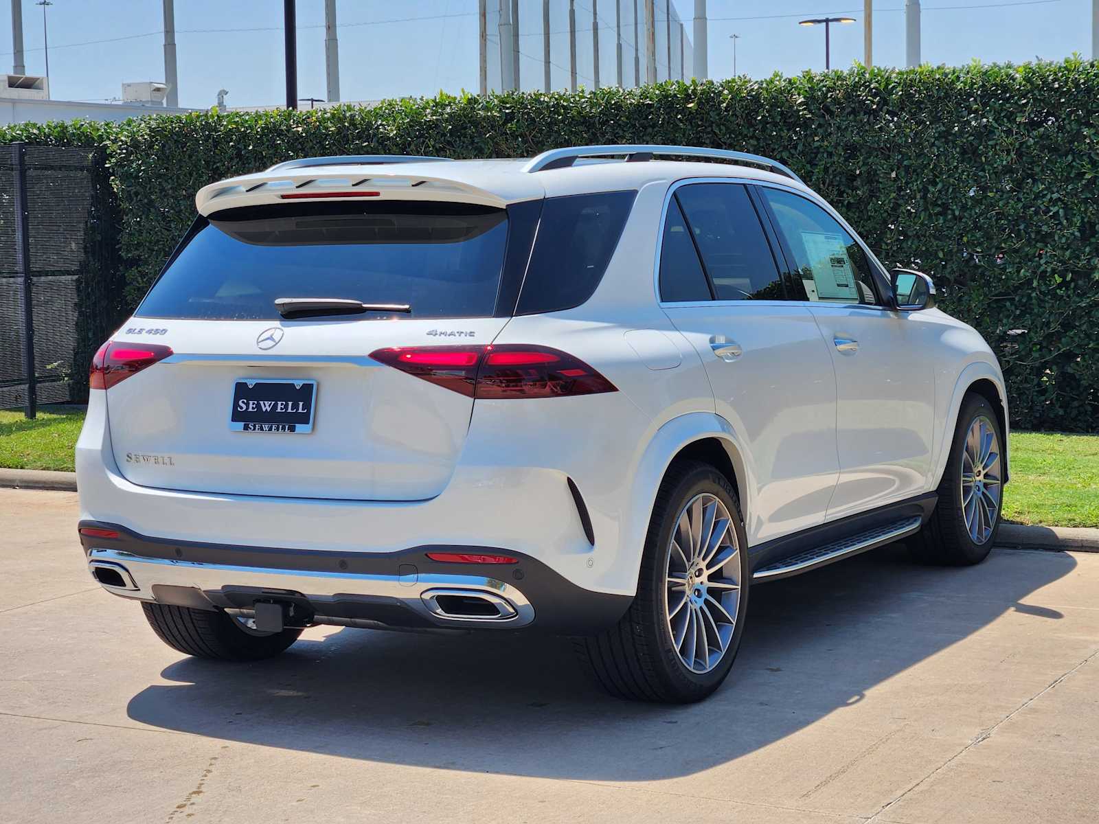 2026 Mercedes Benz GLE 450 4MATIC photo 4