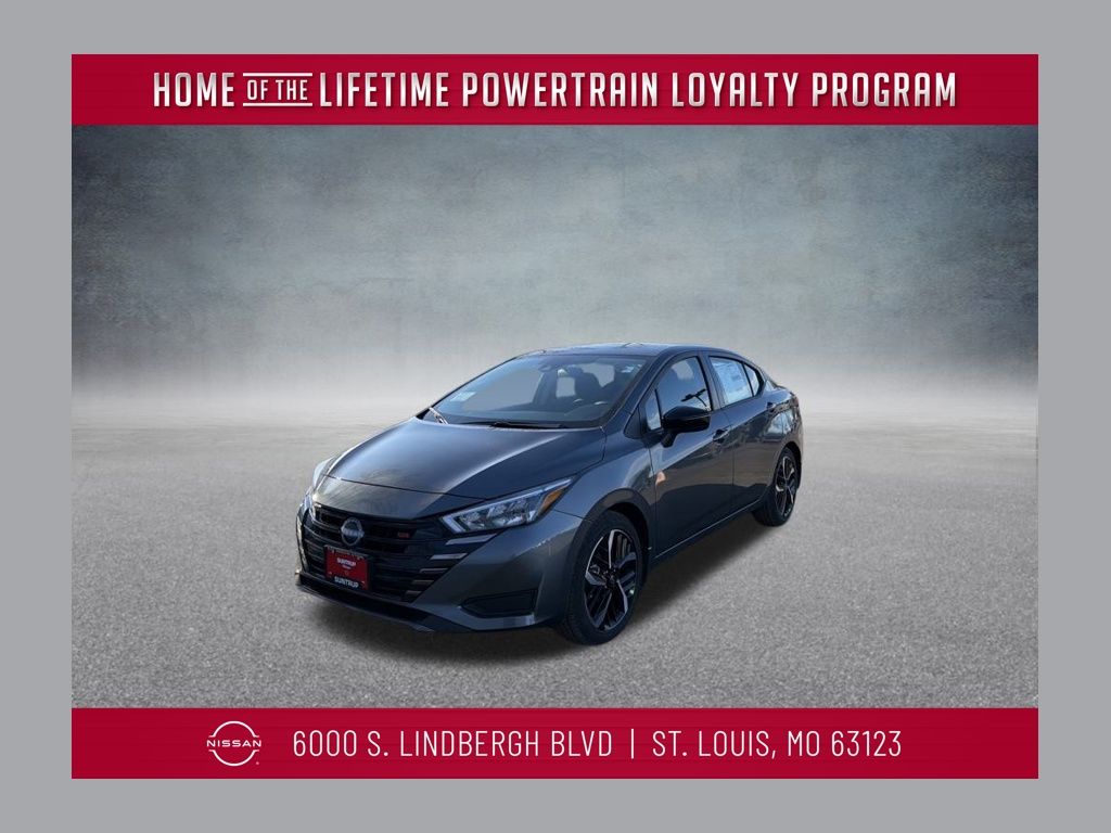 2025 Nissan Versa SR's photo