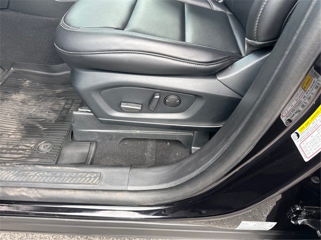 2023 Ford Explorer XLT photo 26