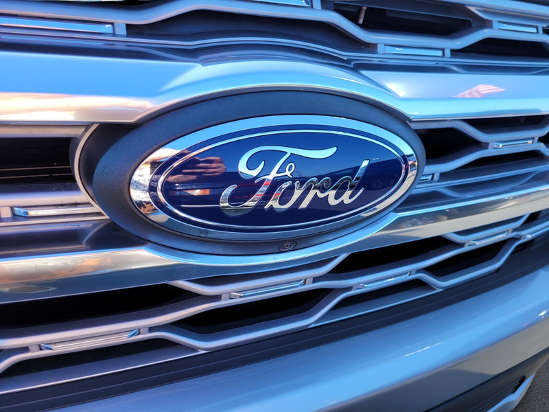 2023 Ford Expedition MAX Platinum photo 2