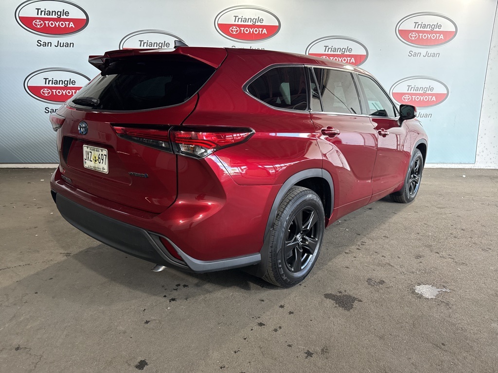 2022 Toyota Highlander Hybrid LE photo 4