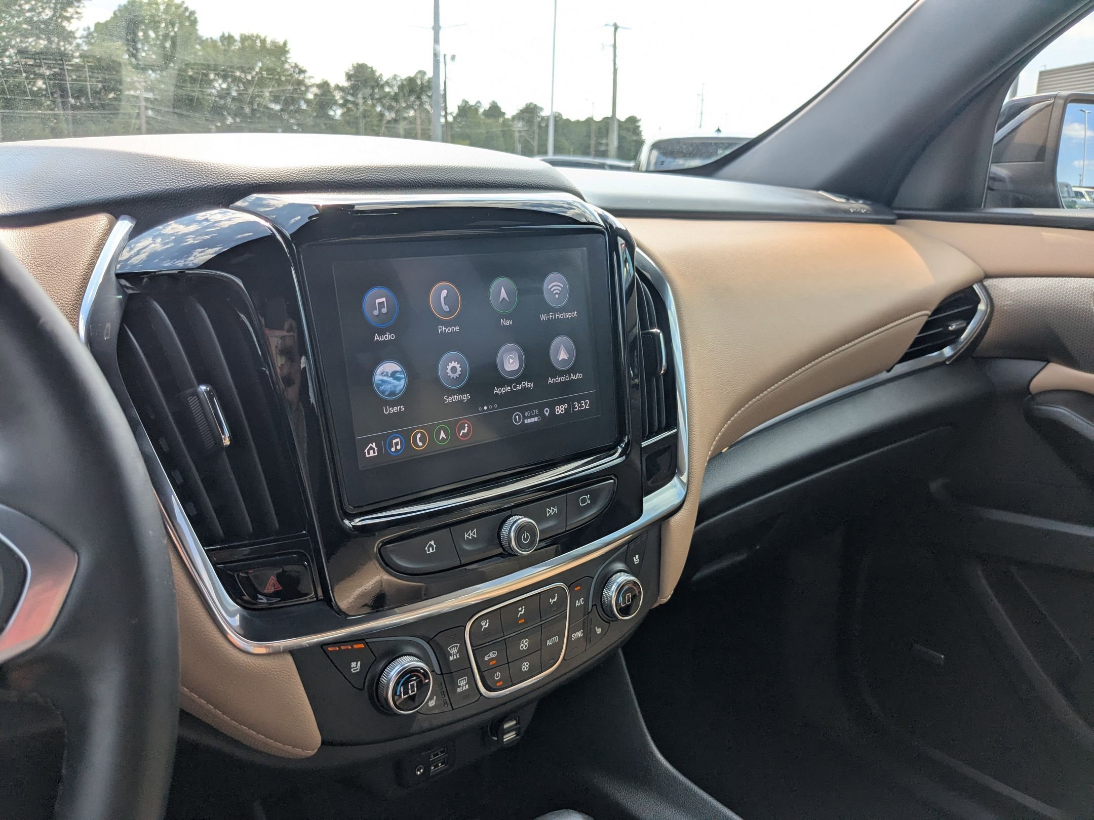 2023 Chevrolet Traverse Premier photo 18