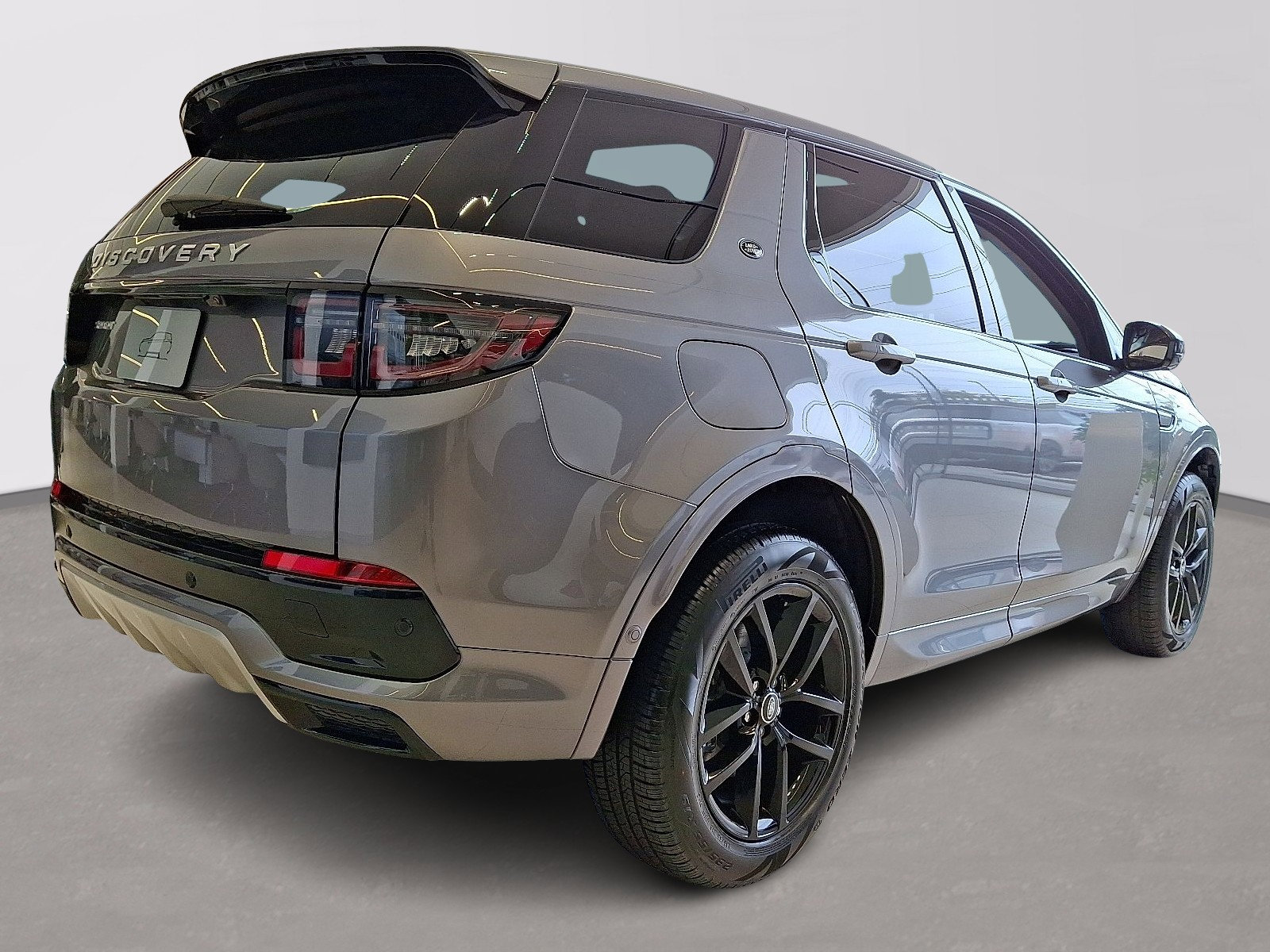 2025 Land Rover Discovery Sport S photo 3