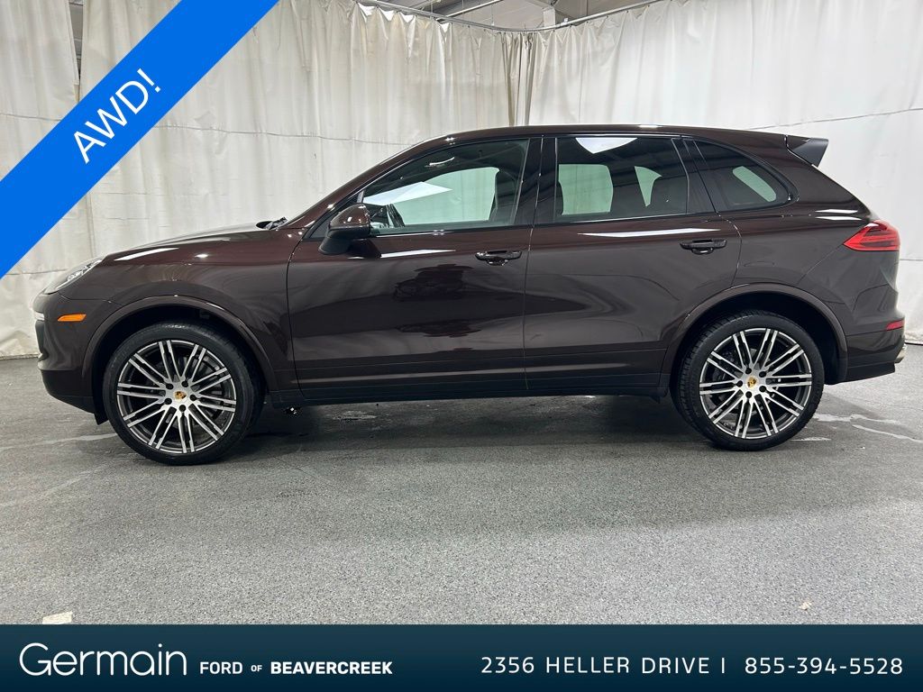 2017 Porsche Cayenne Base photo 3